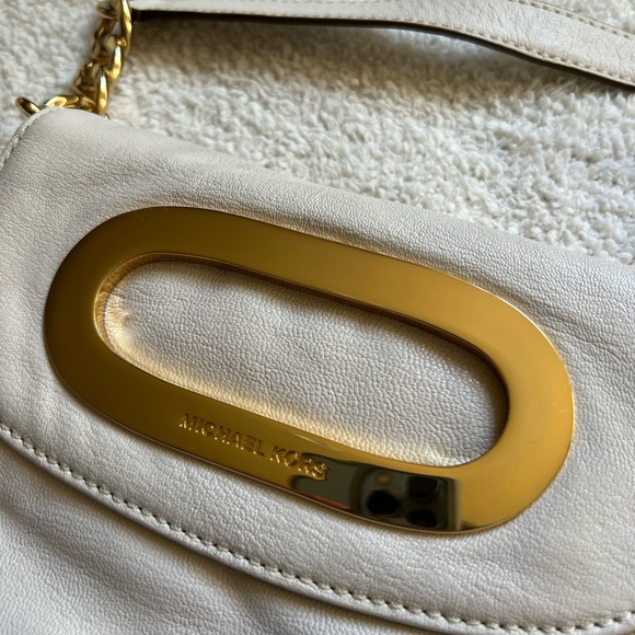 Michael Kors Off White Leather Cut Out Flap Shoulder Bag - Picture 14 of 14